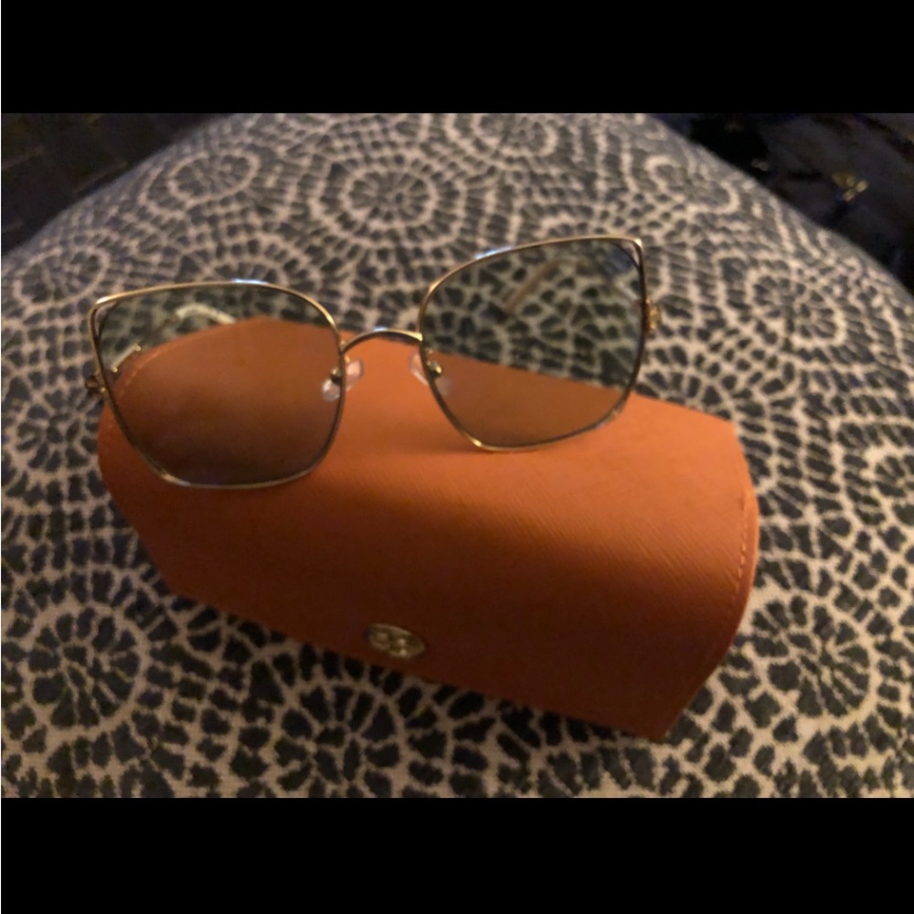 Tory Burch - Picture 3 of 4